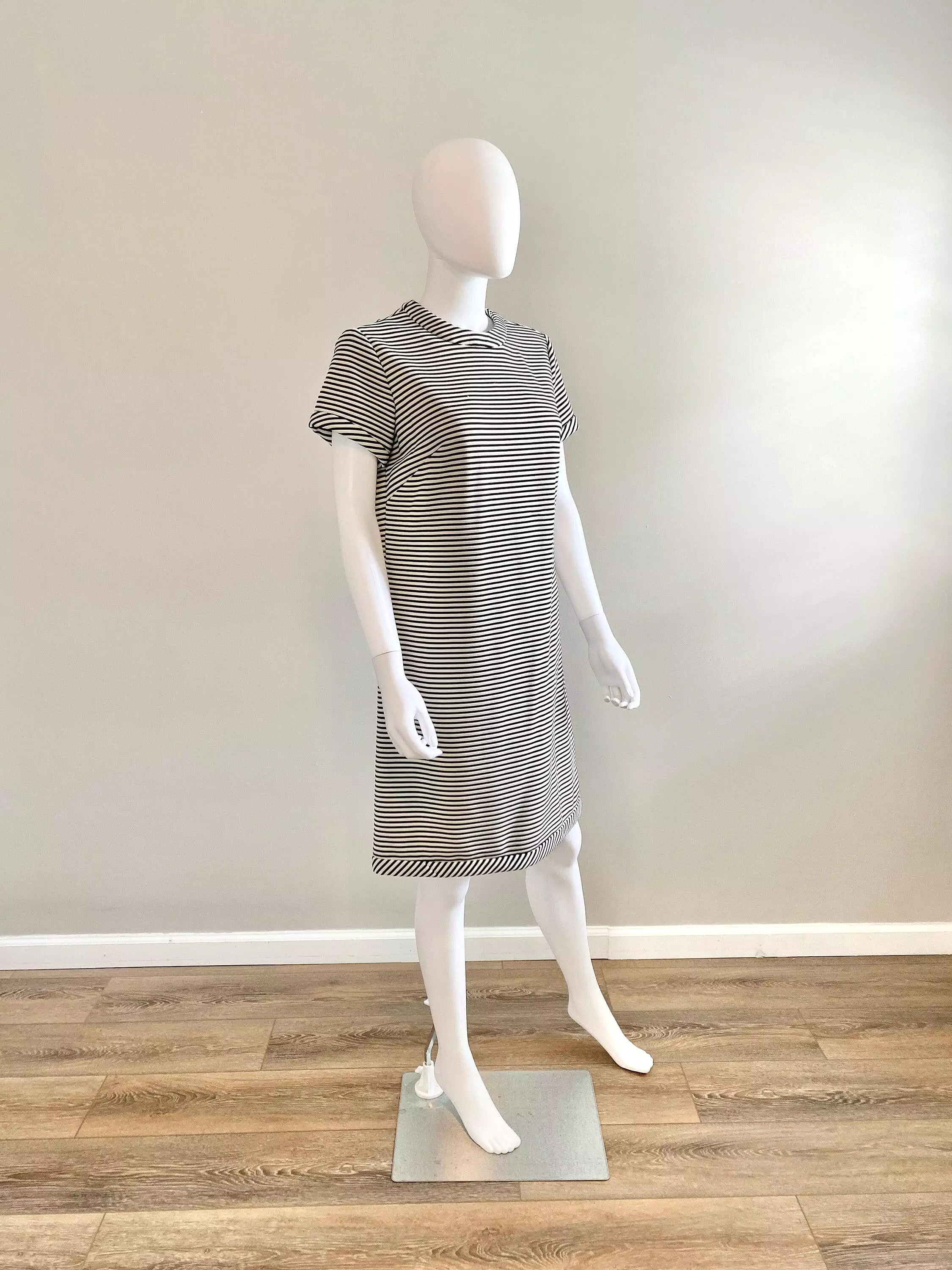 1960s Black and White Striped Shift Dress, 60s Retro Scooter Dress, Barbie Core Dress, Size S