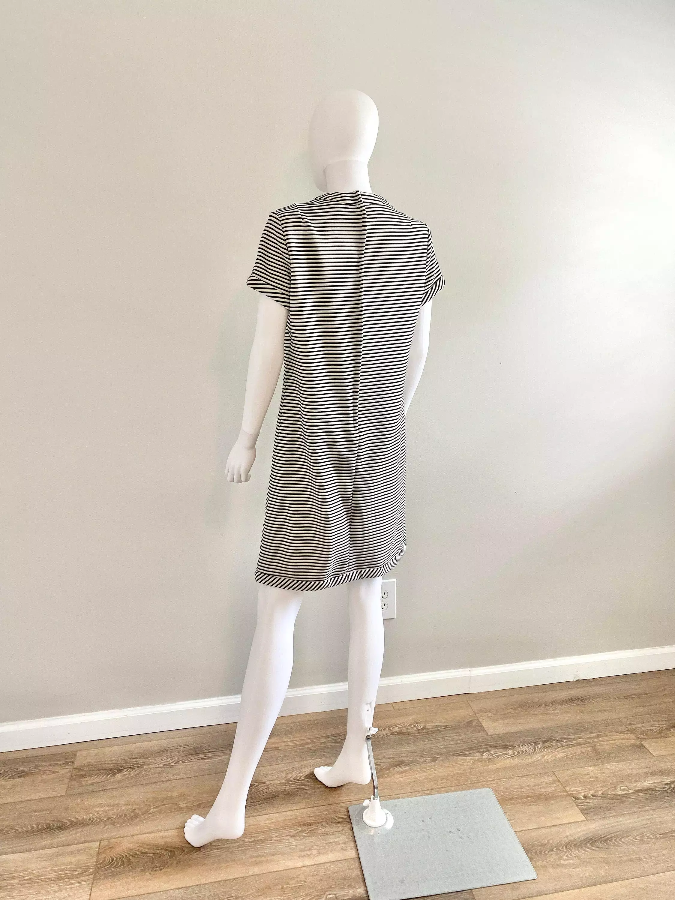 1960s Black and White Striped Shift Dress, 60s Retro Scooter Dress, Barbie Core Dress, Size S