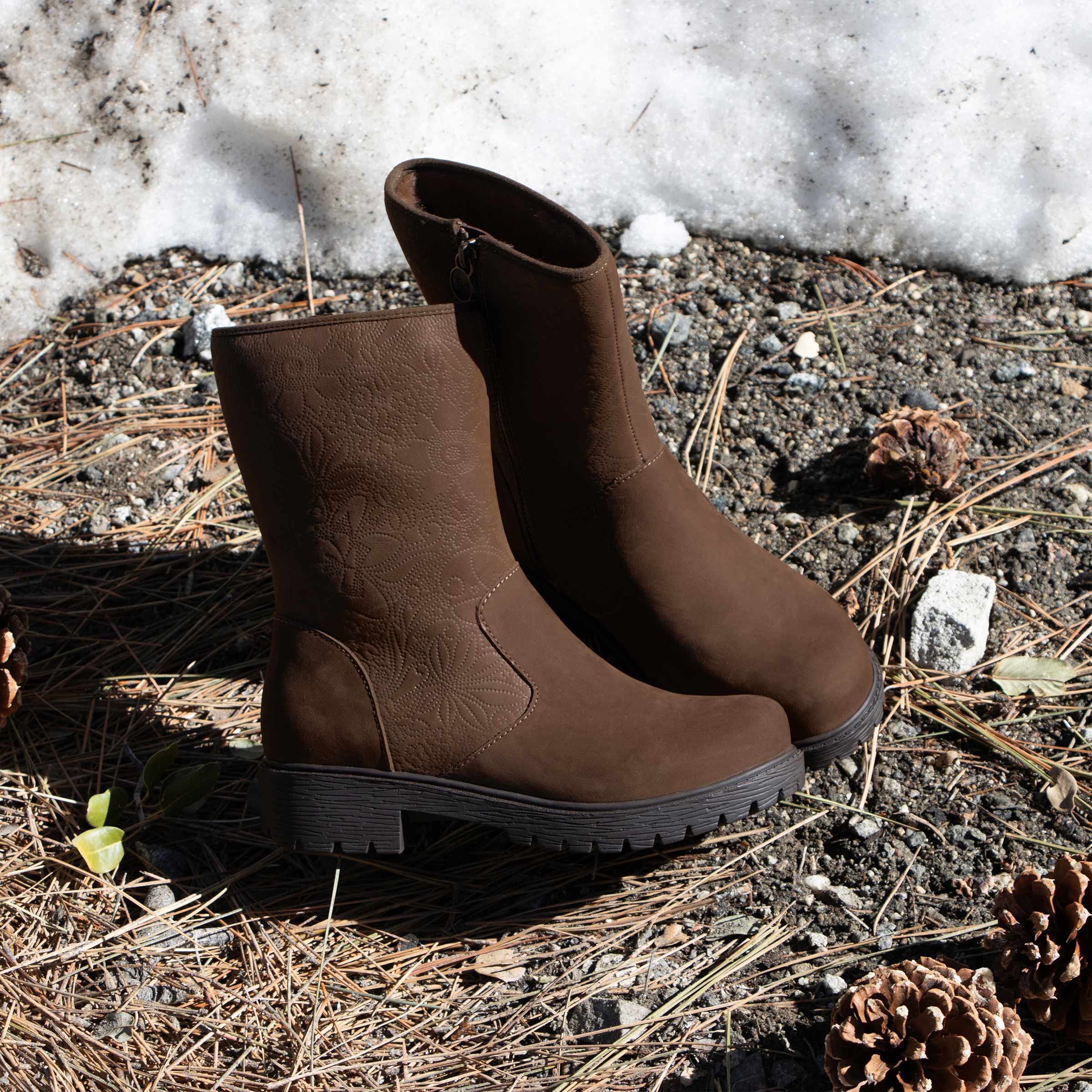 Chalet Brown Boot - La Dee Dottie