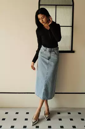 Denim midi skirt for travel