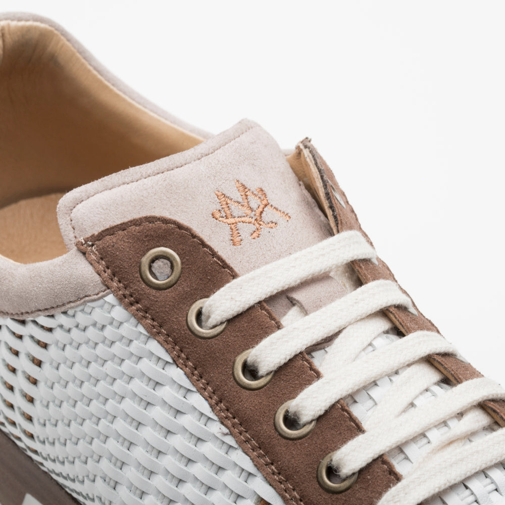 Google-friendly Lightweight Woven Sneaker