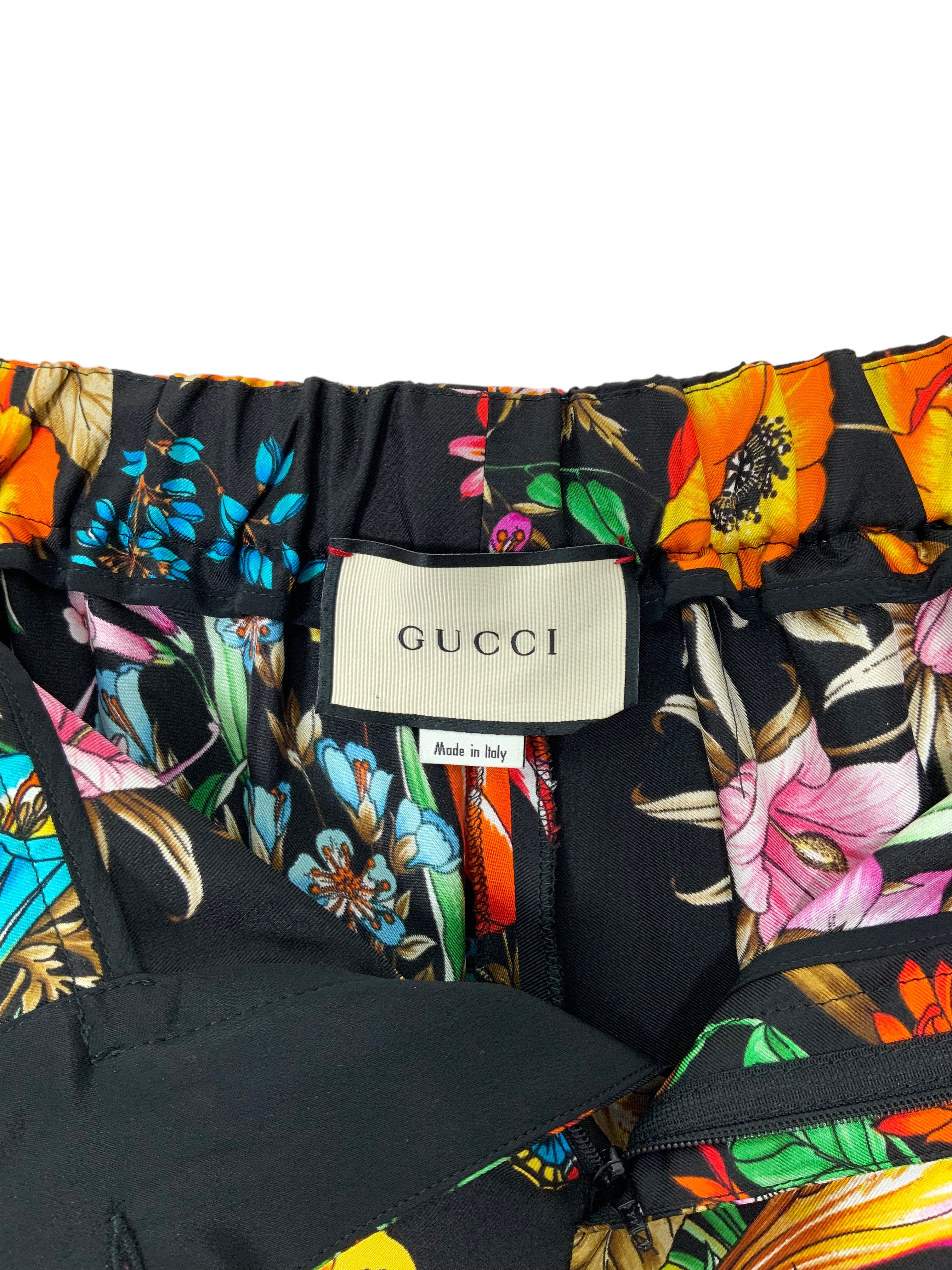 Gucci floral silk shorts in size S.