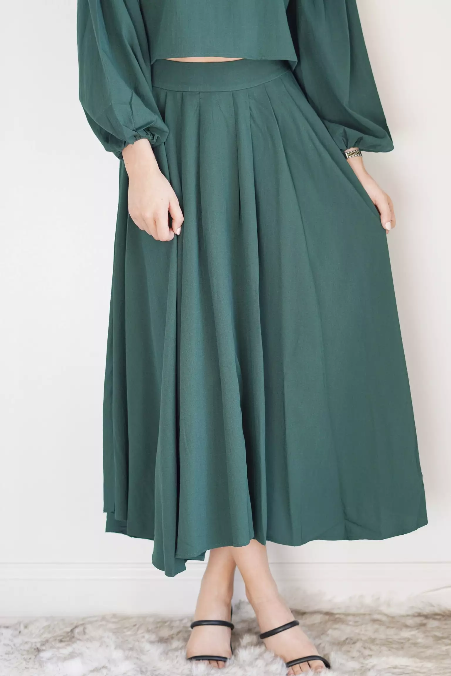 Holly Hunter Green Midi Skirt - Buy Now.