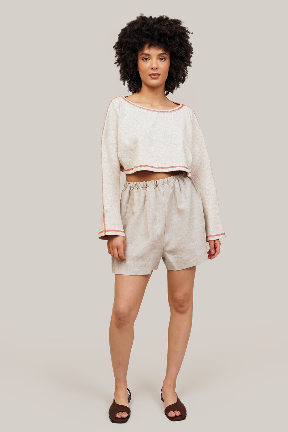 Undyed Nape Crop Sweater