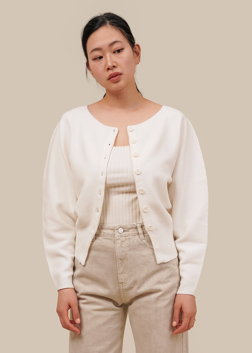 Whole garment rounded cardigan - ivory color